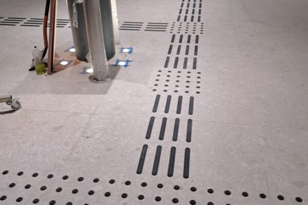 pola uwagi sciezki prowadzace tablica tyflograficzna BORT Westerplatte elementy Braillea 2